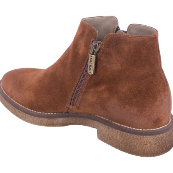 ITALEAU Suede Bootie Women’s 9.5 M
NIB W/ Duster , Cognac Color - FOLIANA - Picture 6 of 13